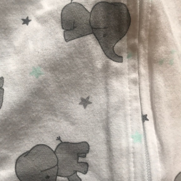 Newborn Baby Swaddle (Aden + Anais) - Picture 2 of 3